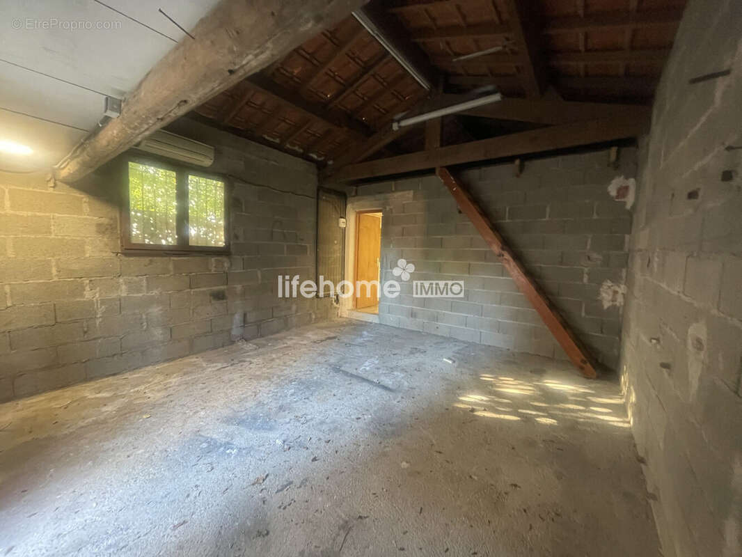 Appartement à LAVERUNE