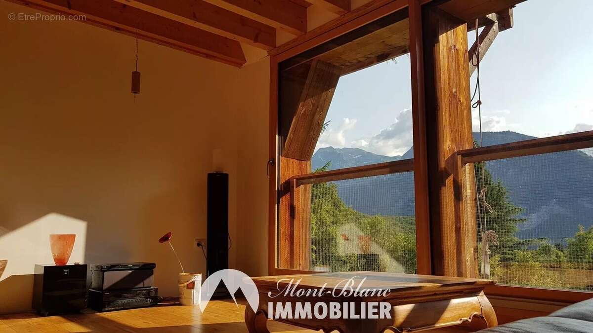 Maison à ARACHES-LA-FRASSE