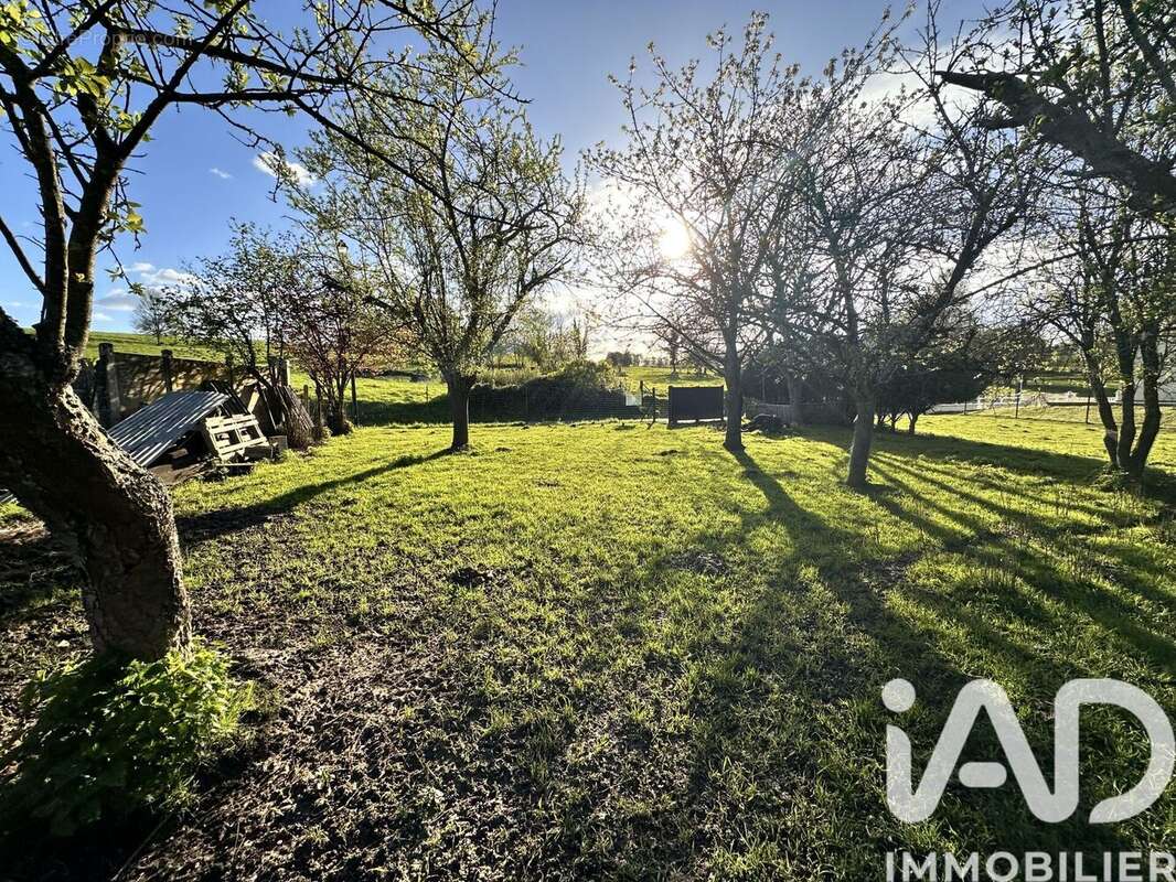 Photo 4 - Terrain à LE CHATELET-SUR-SORMONNE