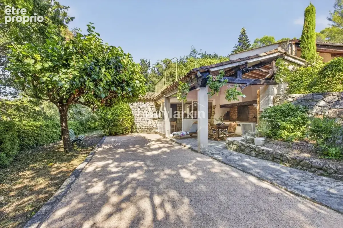 Villa plain-pied avec mazet en pierre et piscine – À pied du village de Mougins - photo 20