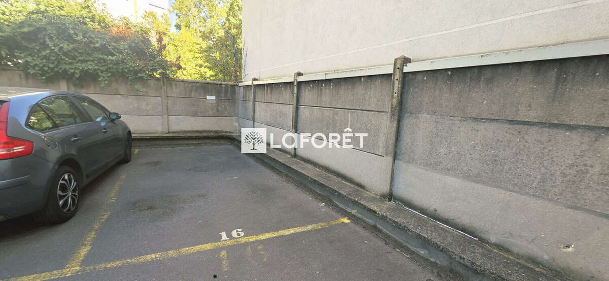 Parking Saint Denis - photo 2