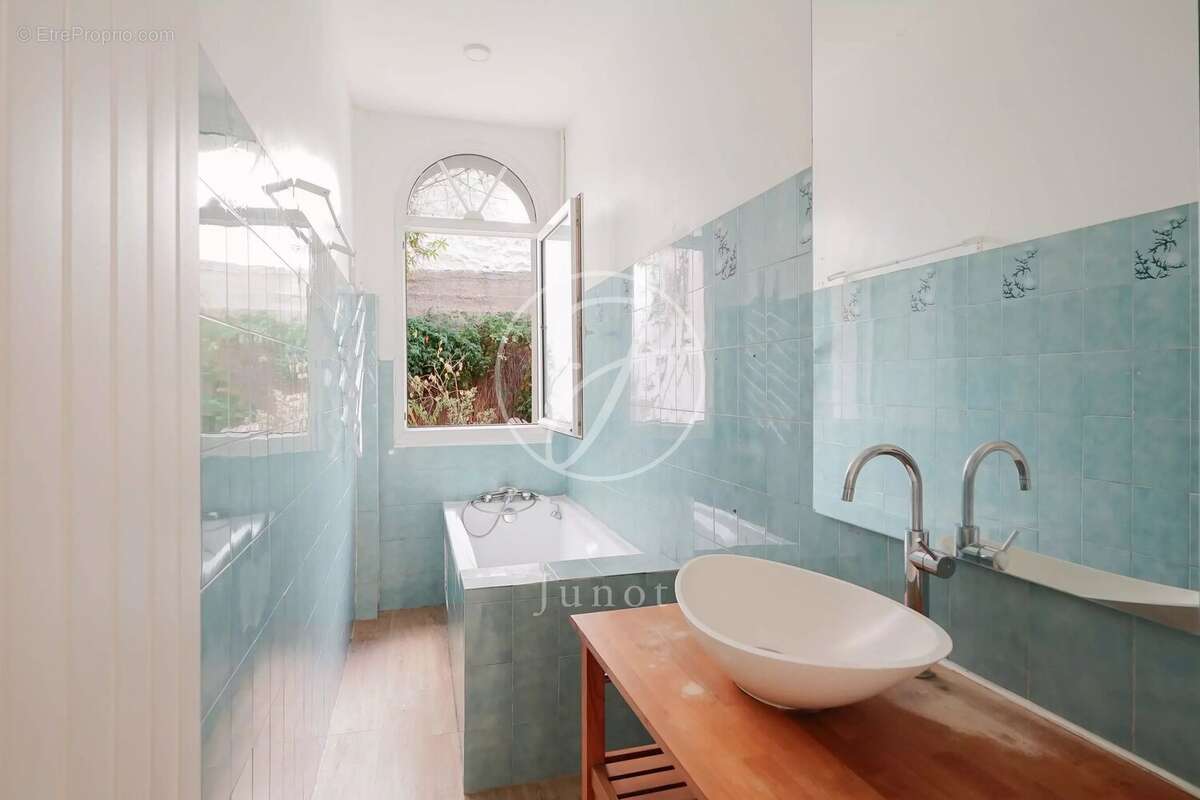 Appartement à PARIS-9E