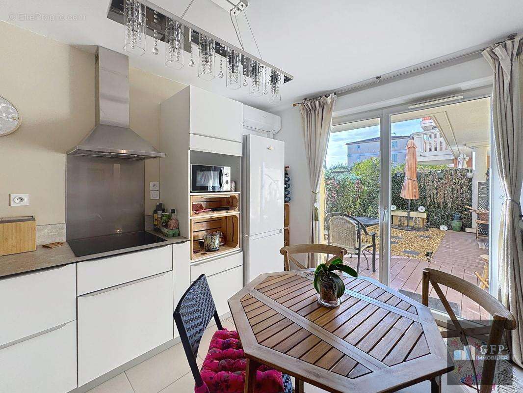 Appartement à BORMES-LES-MIMOSAS