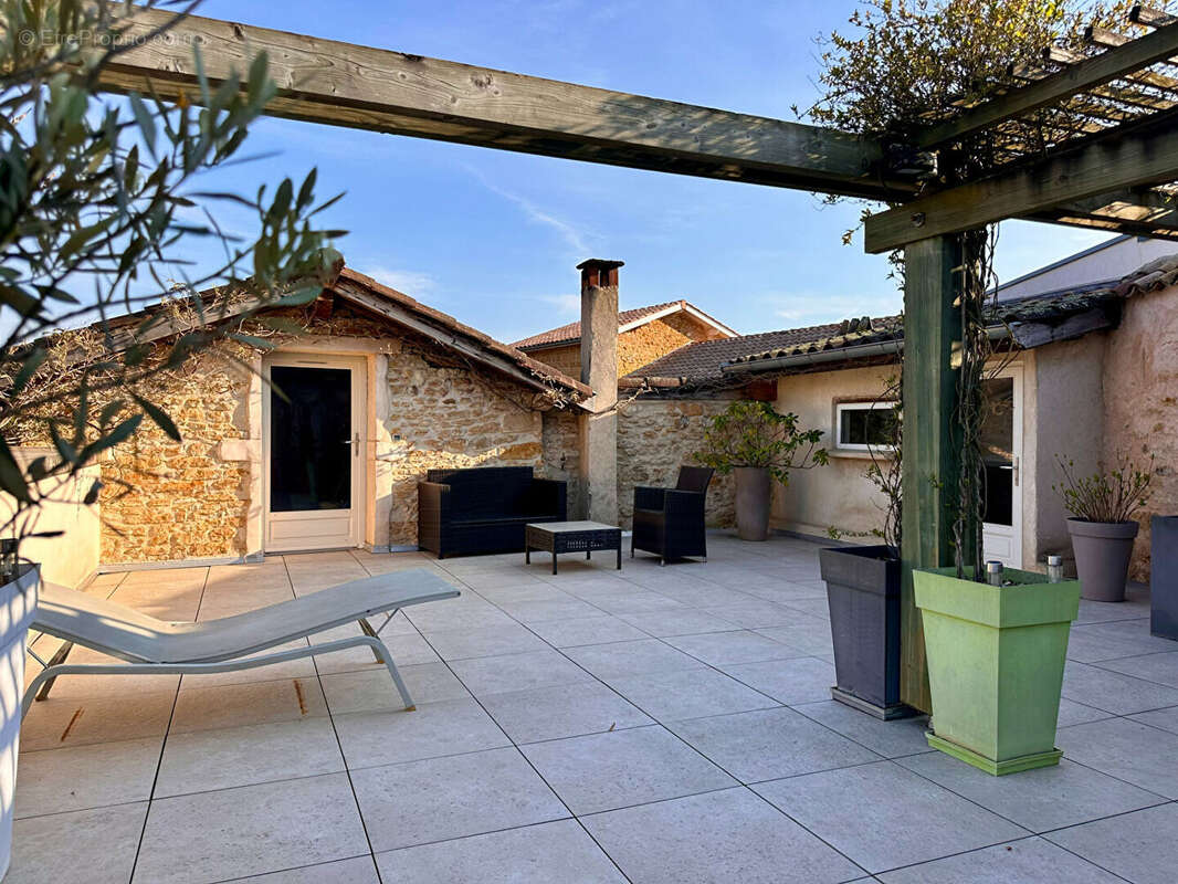 Appartement à POUILLY-LE-MONIAL