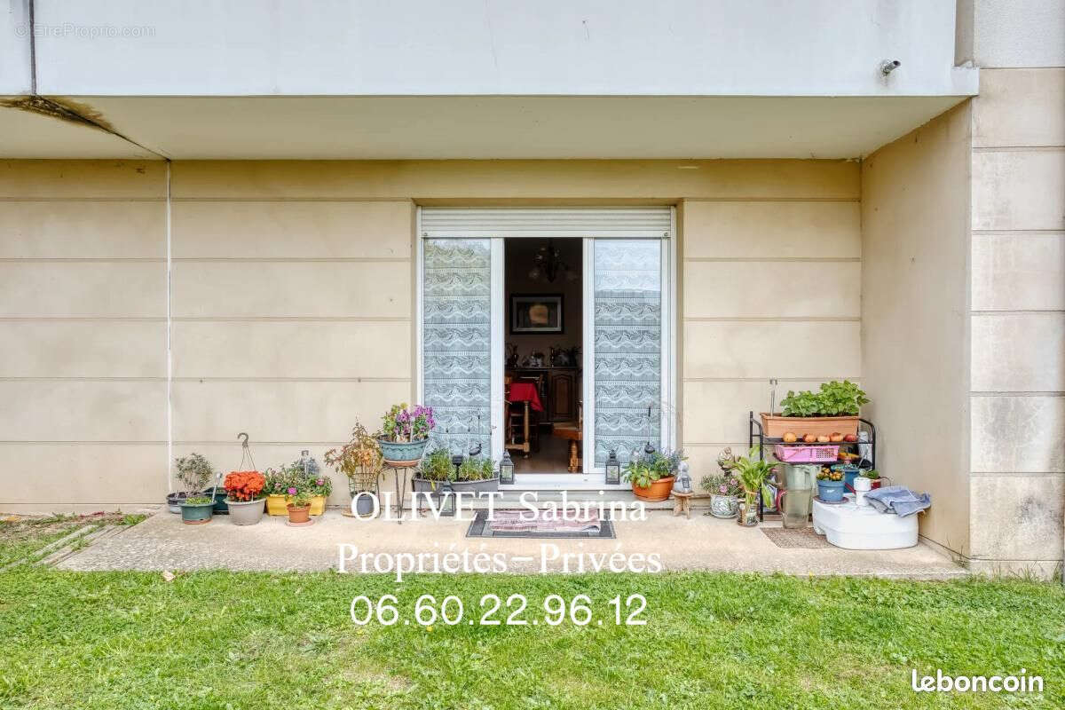 Appartement à VAL-DE-REUIL