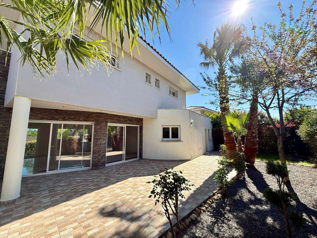 Maison à JACOU