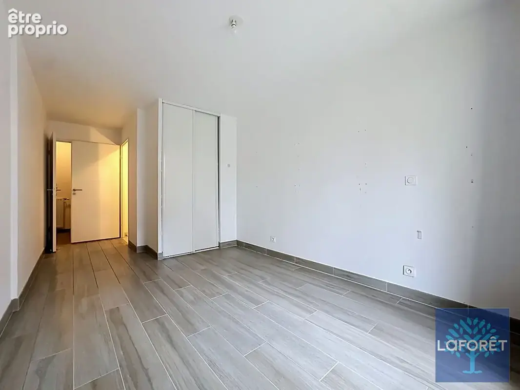 4 pièce(s) 87 m2  + jardin 150 m²+ cave + parking sous sol - photo 11
