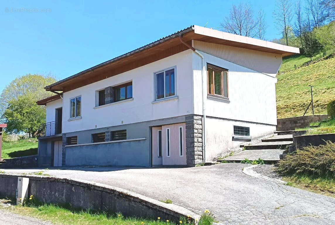 Maison à LA BRESSE