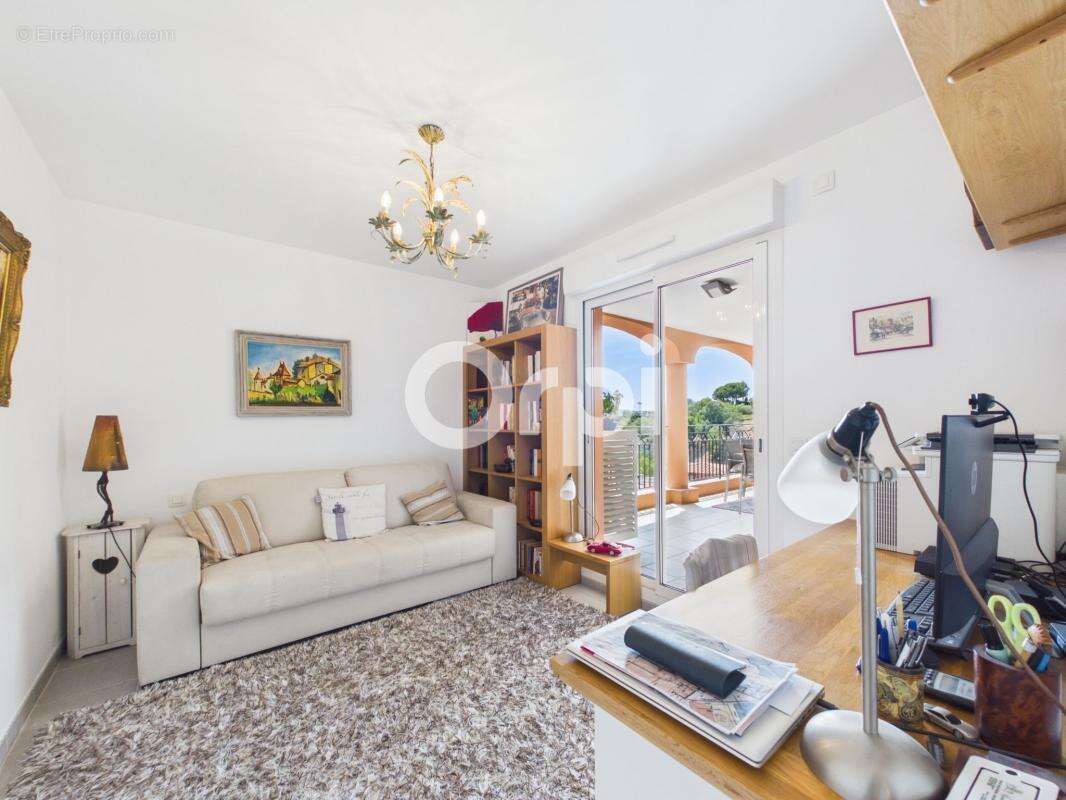 Appartement à MANDELIEU-LA-NAPOULE