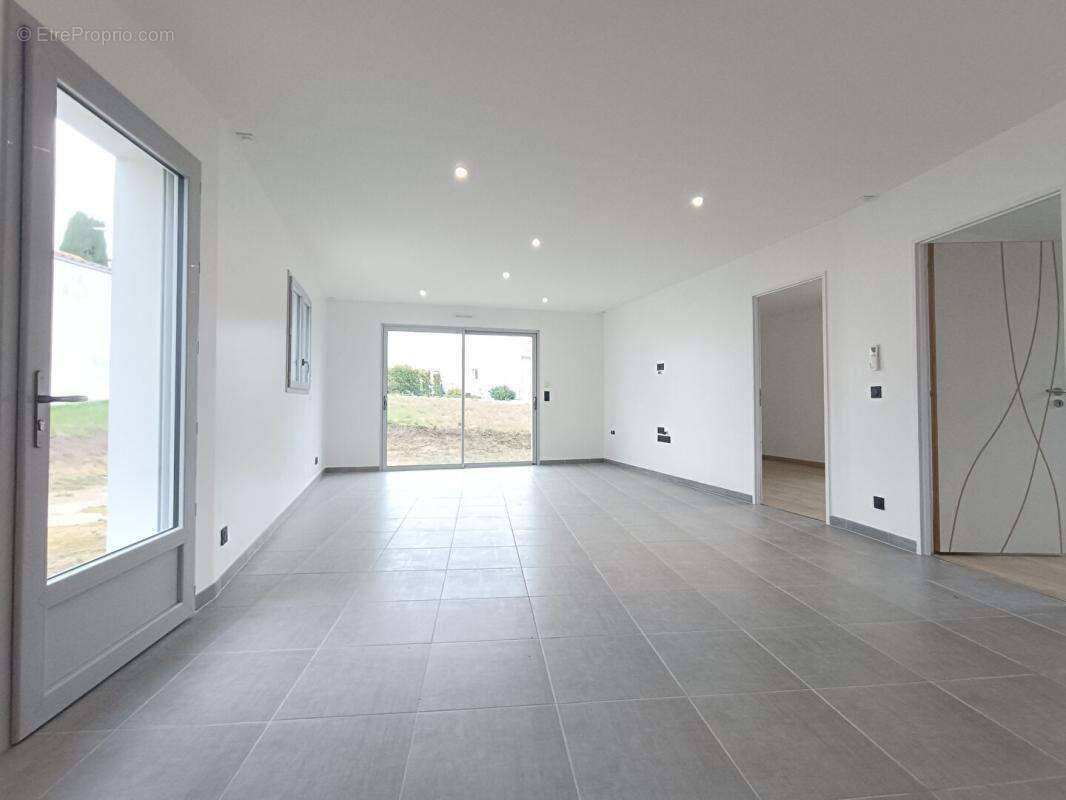 Maison à MESCHERS-SUR-GIRONDE