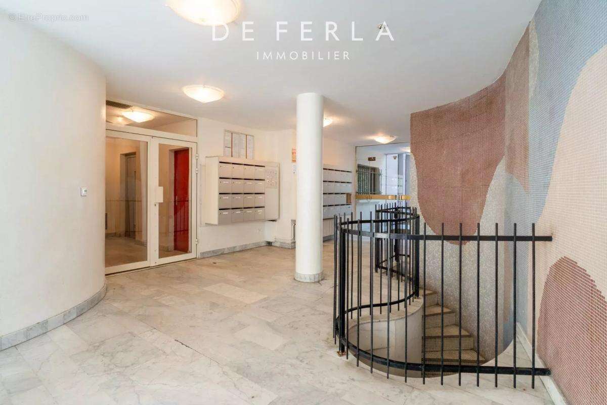 Appartement à PARIS-14E