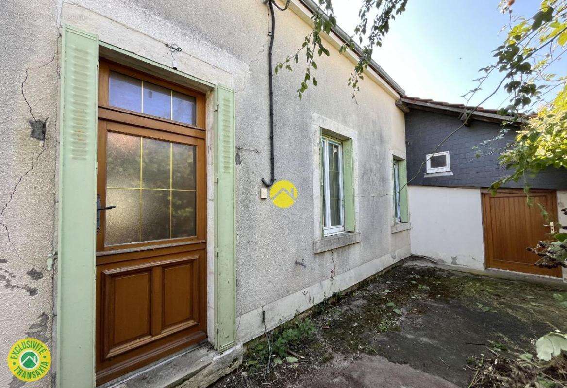 Maison à MORLAC
