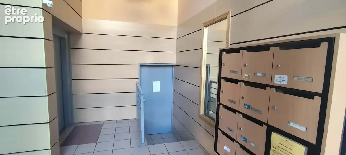 Appartement T4 de 80.34 m2 entièrement rénové avec grand balcon et garage - photo 16