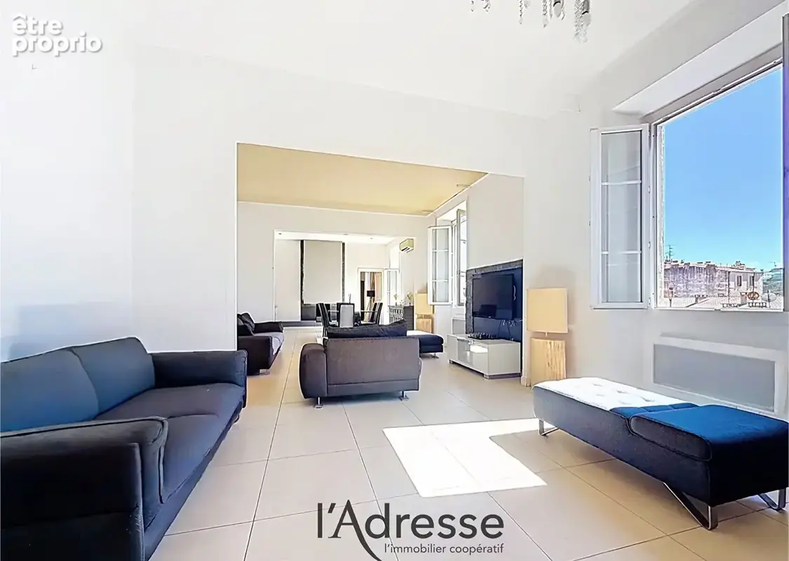 Appartement AJACCIO - CENTRE VILLE - Grand Appartement 6 pièces - 155 m² -  DERNIER ÉTAGE - ASCENCEUR - photo 3