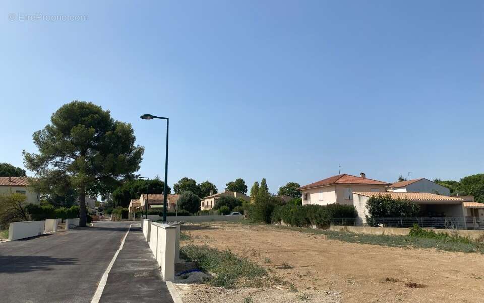 Terrain à PAULHAN