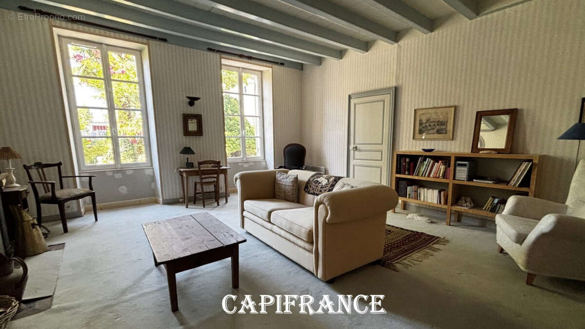 Maison bourgeoise avec charme et cachet - 5 pièces - 135 m² -  PORT D'ENVAUX (17) - 365.800 € - photo 4
