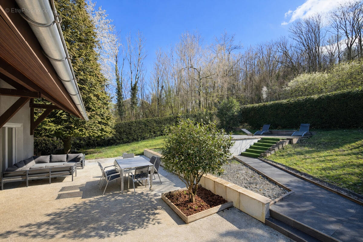 Appartement à VETRAZ-MONTHOUX