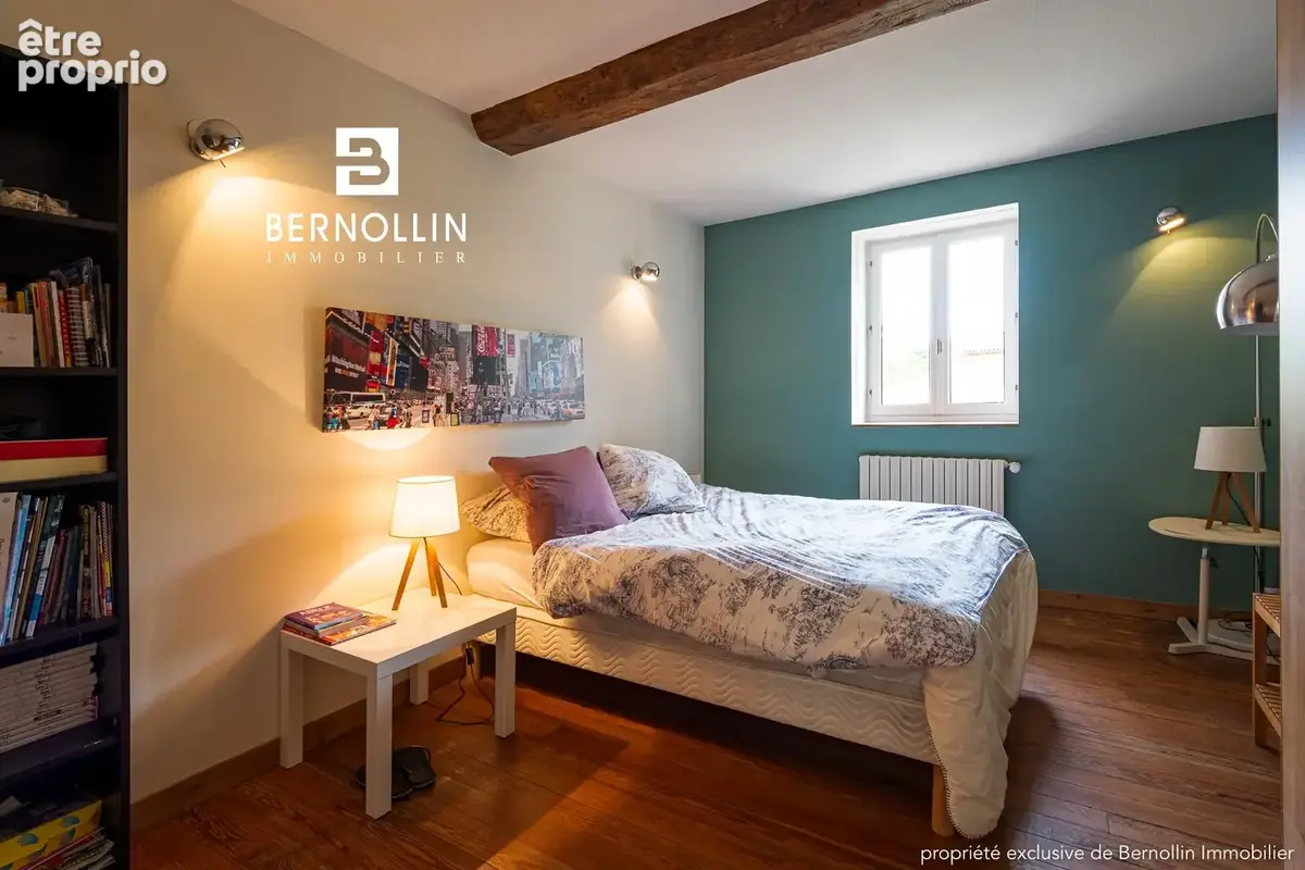 Authentique maison en pierre entièrement rénovée, 244 m2, 6 chambres, avec garage et terrain clos à Cuisiat - photo 10