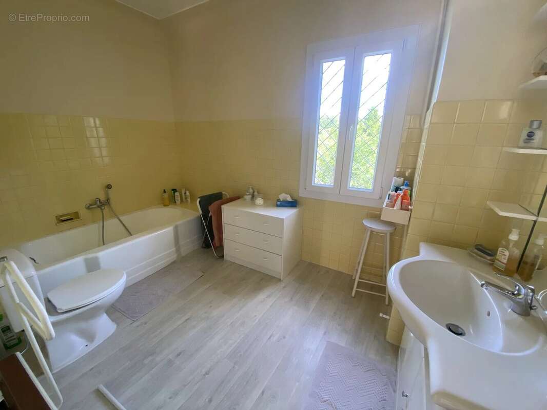 Maison à BERRE-LES-ALPES