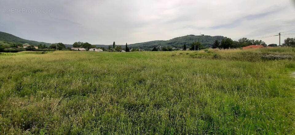 Terrain à SALERNES