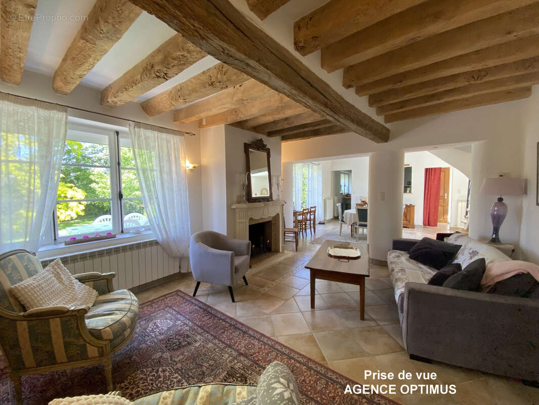 Maison à VILLENEUVE-LA-GUYARD