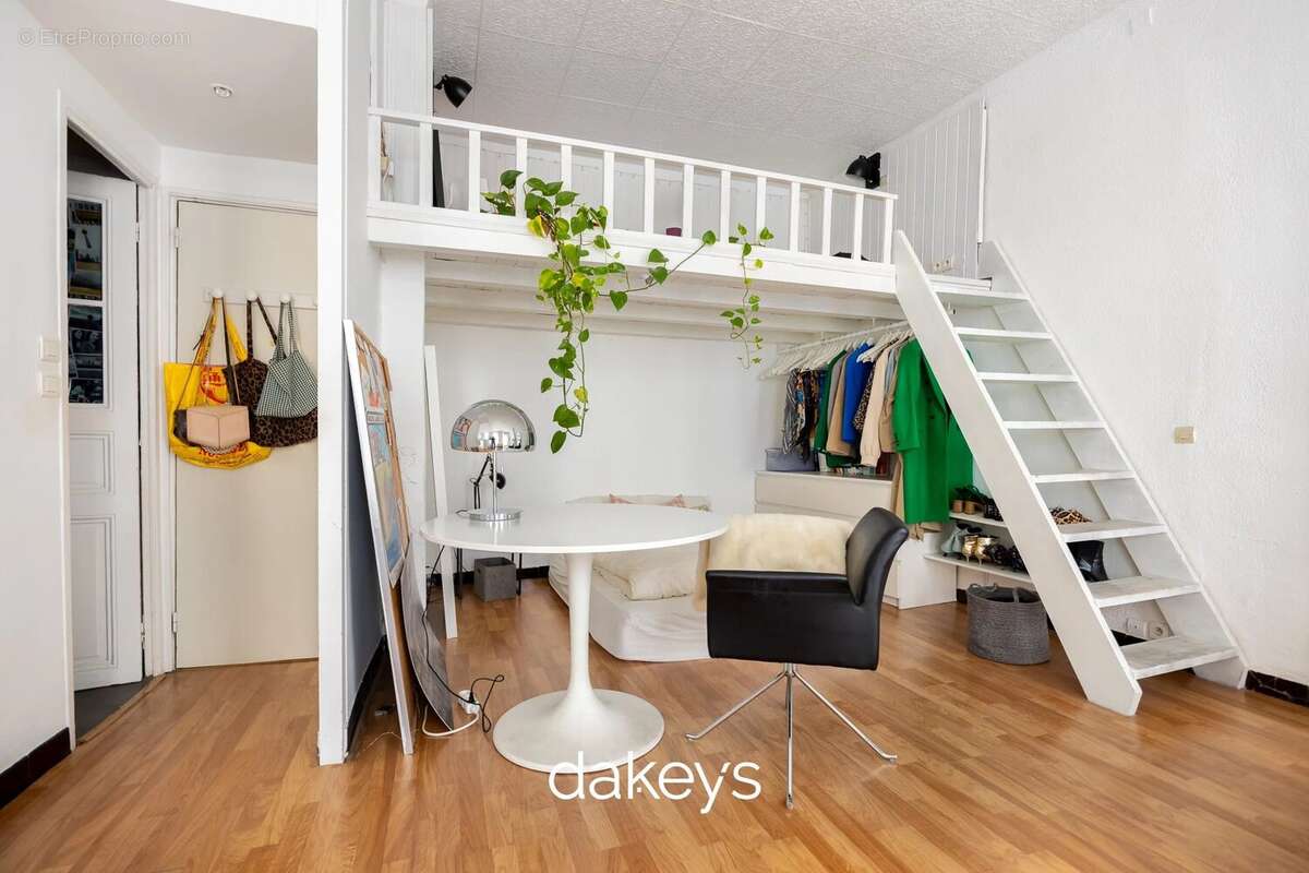 Appartement à MARSEILLE-6E