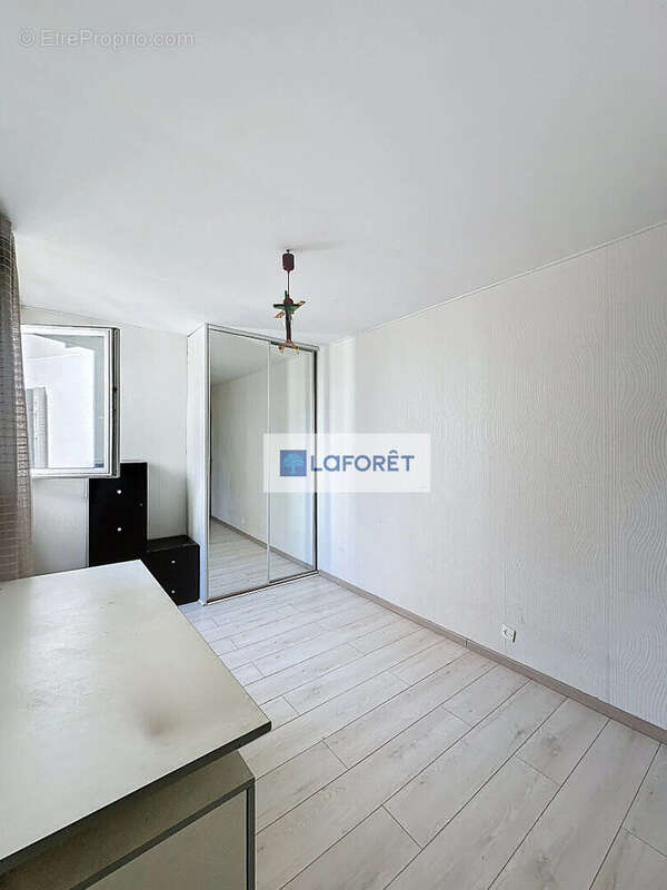 Appartement à SARTROUVILLE