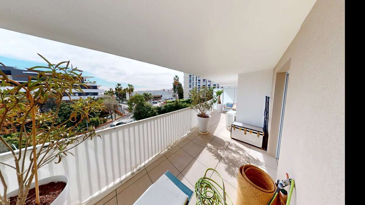 Appartement à VILLENEUVE-LOUBET
