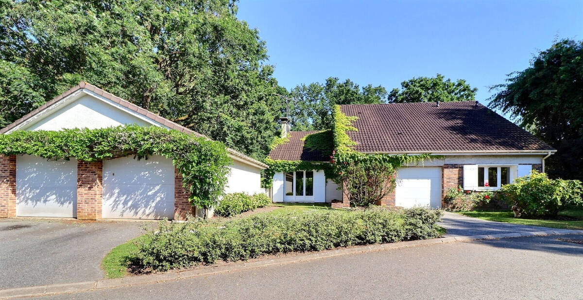 Maison à LE PERRAY-EN-YVELINES
