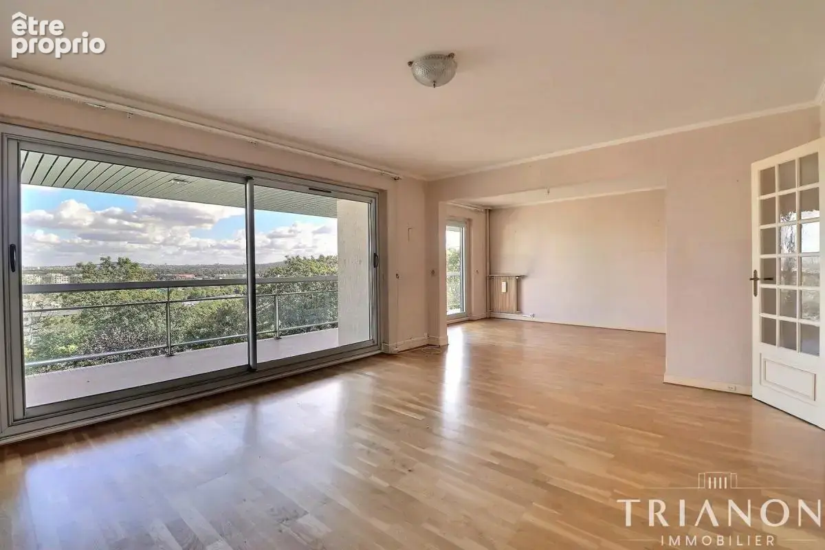 T4/5 traversant Est-Ouest, balcon 20 m² avec vues sur Paris - photo 3