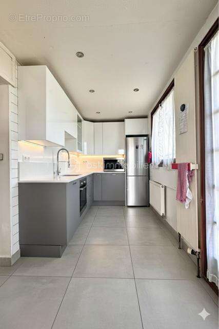 Maison à OLLAINVILLE