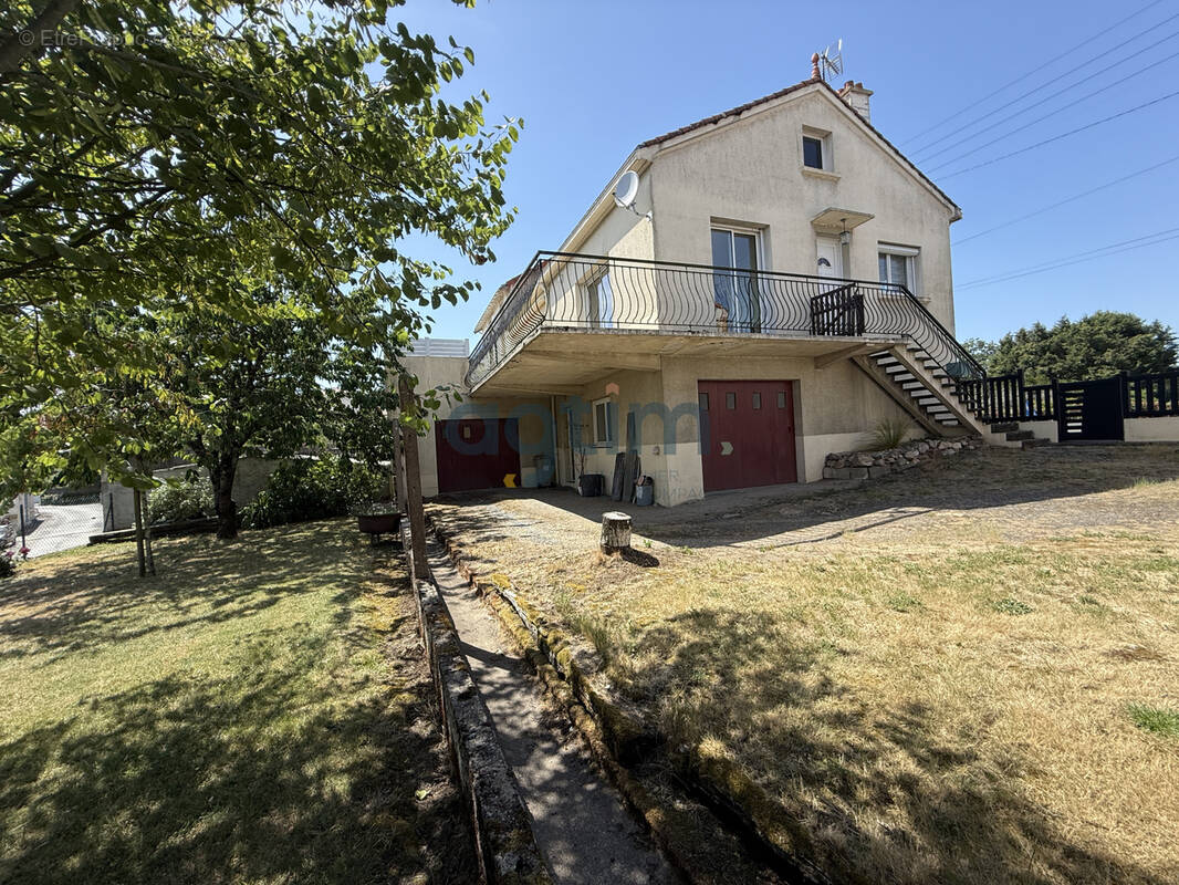 Maison à MONTAIGU