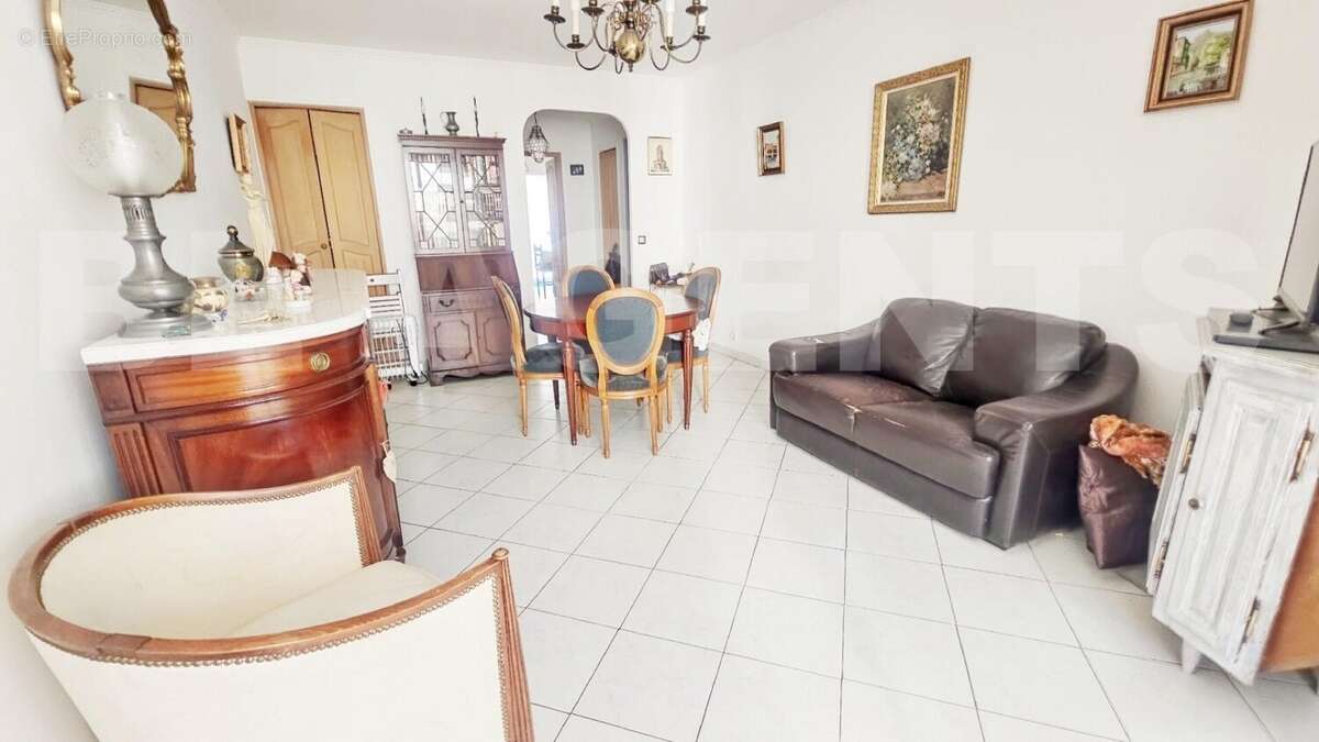 BB9CFE08-5EFB-0A57-F857-995E319AF68B - Appartement à MARSEILLE-7E