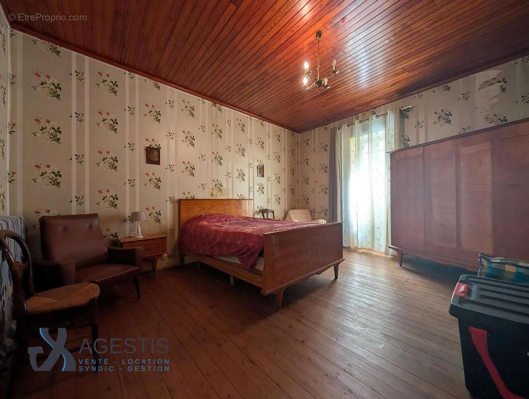   - Maison à SAIX