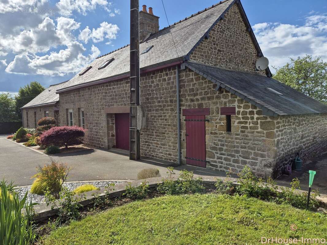 Maison à SAINT-BERTHEVIN-LA-TANNIERE