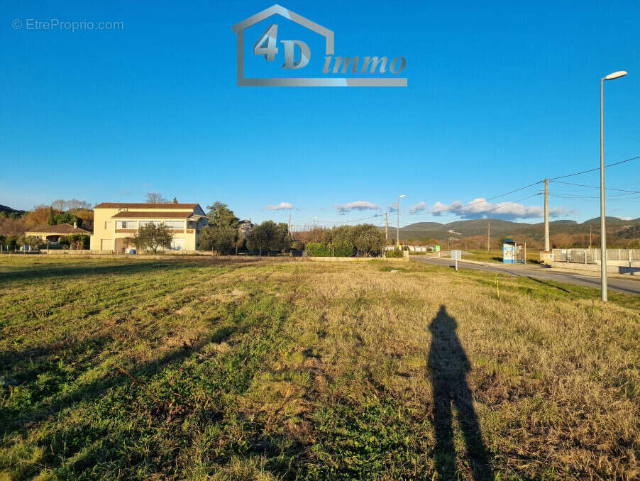 Terrain à VALLON-PONT-D&#039;ARC
