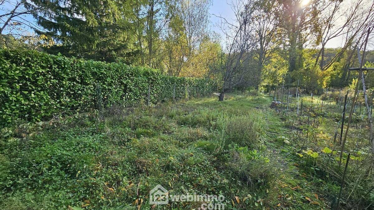 Un jardin non attenant de 228 m². - Maison à MILLY-LA-FORET