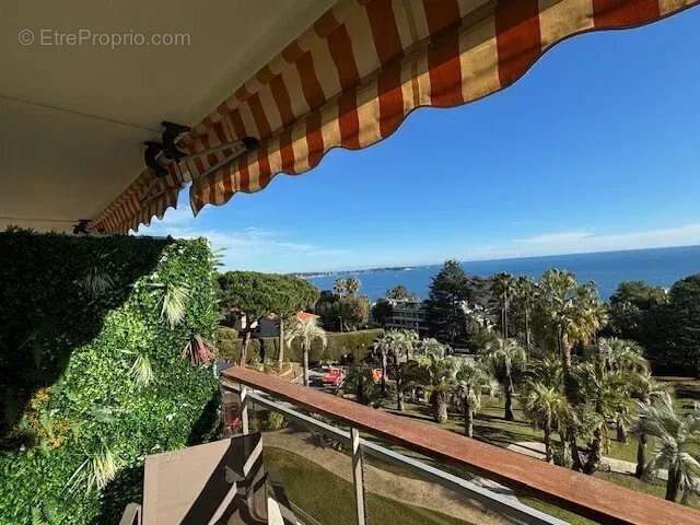 Appartement à VALLAURIS