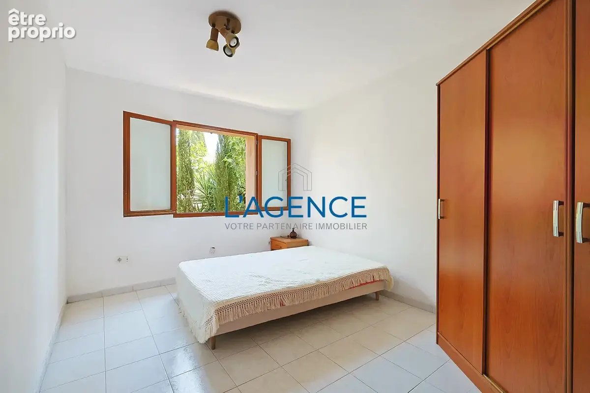 Hyeres proche commodités villa 260m2 avec piscine au calme - photo 19