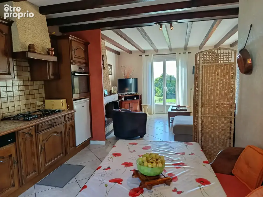 A vendre belle maison de 137 m2 sur un terrain de 3853 m2 à JASSERON - photo 6