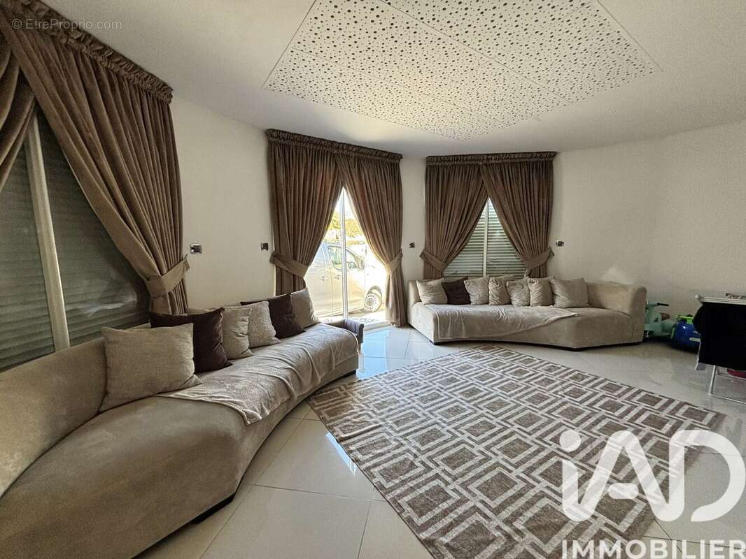 Photo 2 - Maison à MONTFERMEIL