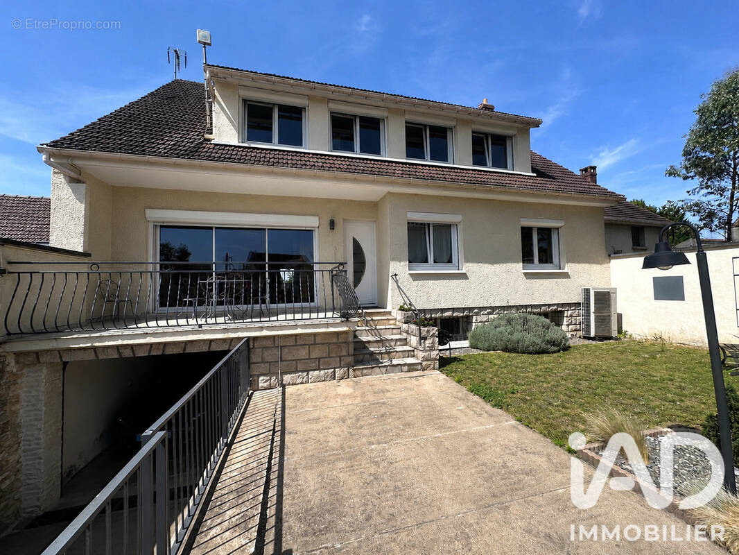 Photo 1 - Maison à MALESHERBES