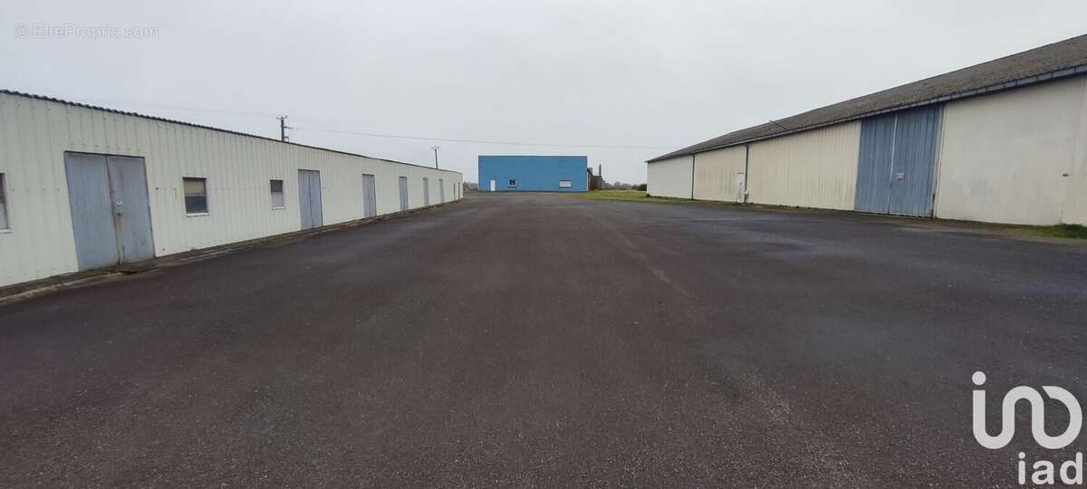 Photo 3 - Parking à LE TEILLEUL