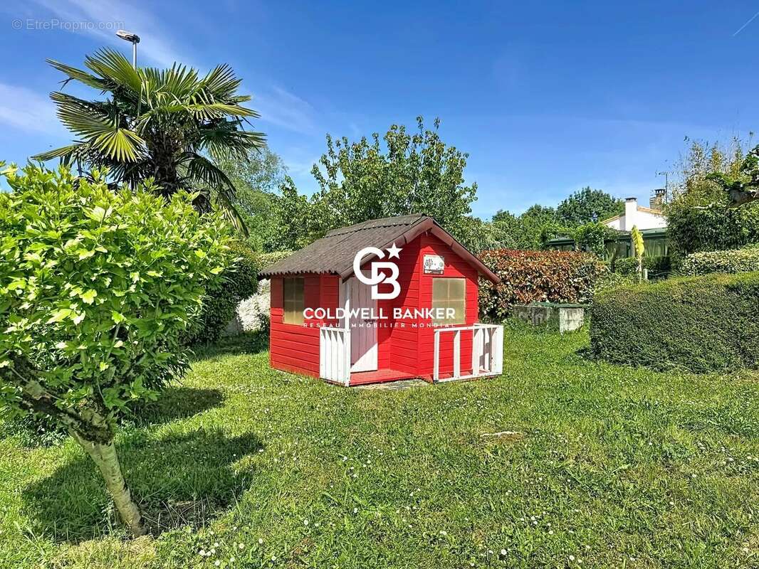 Maison à SAINT-GEORGES-DES-COTEAUX