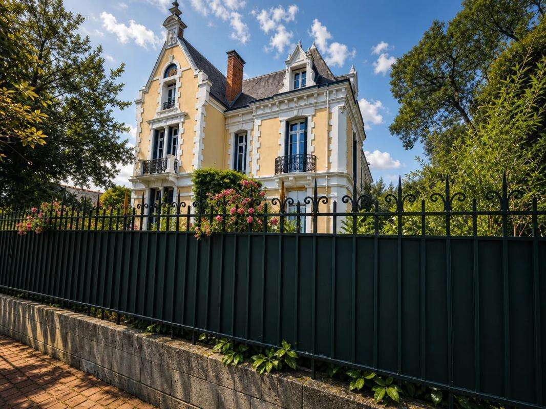 Maison de 12 pièces de 432 m² à Casteljaloux - photo 11