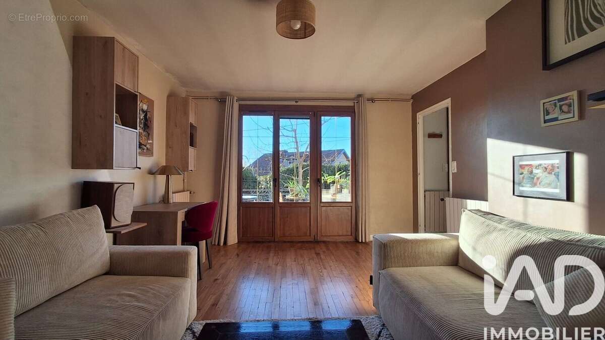 Photo 2 - Maison à BYANS-SUR-DOUBS