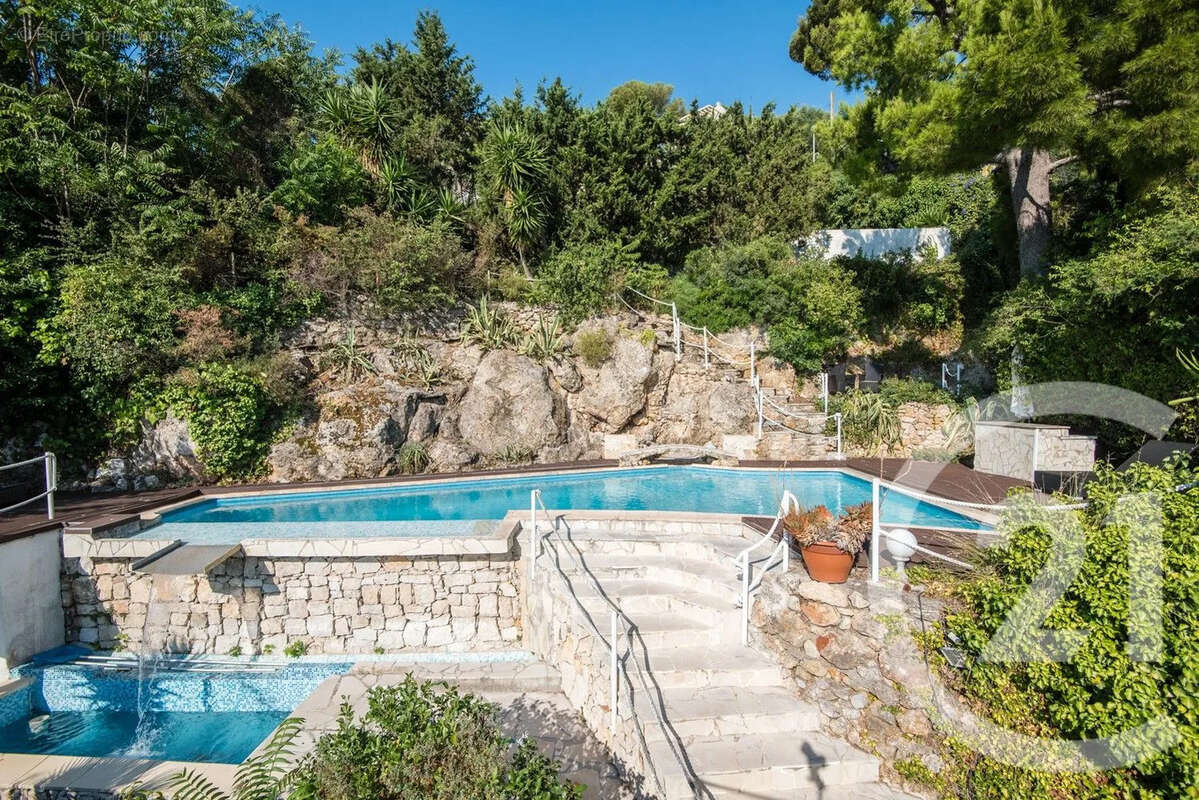 Maison 275 m² à Villefranche-Sur-Mer  - photo 4
