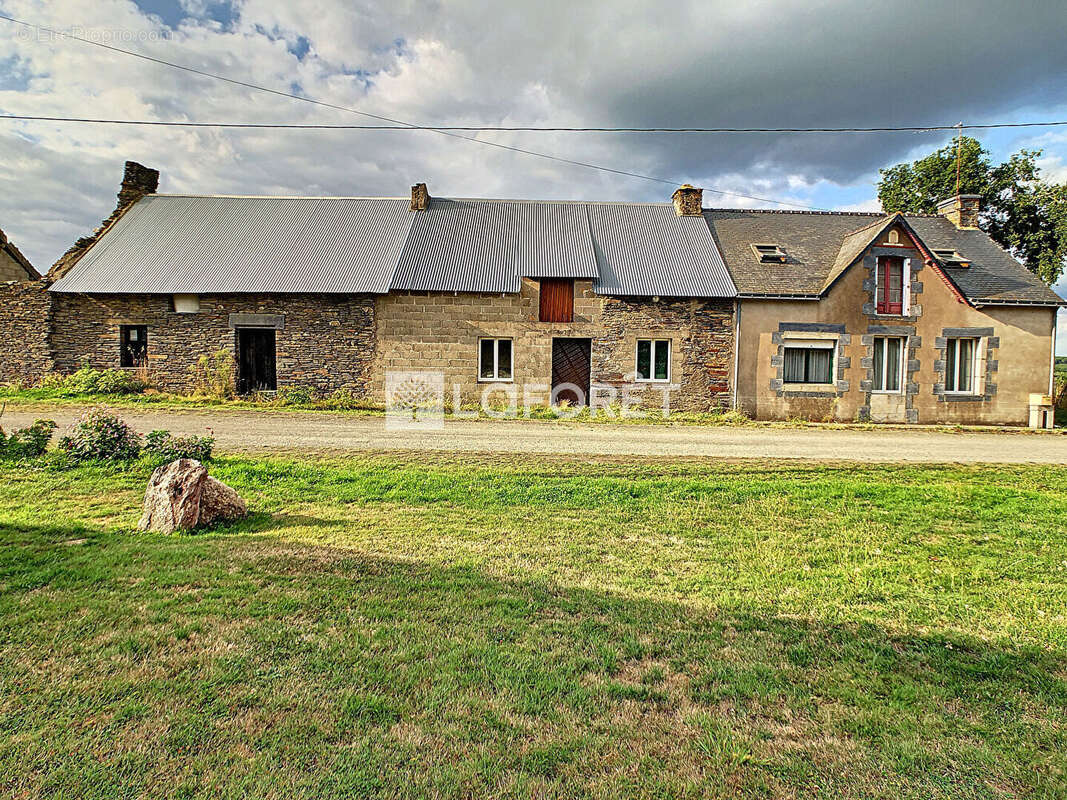 Maison à CARENTOIR
