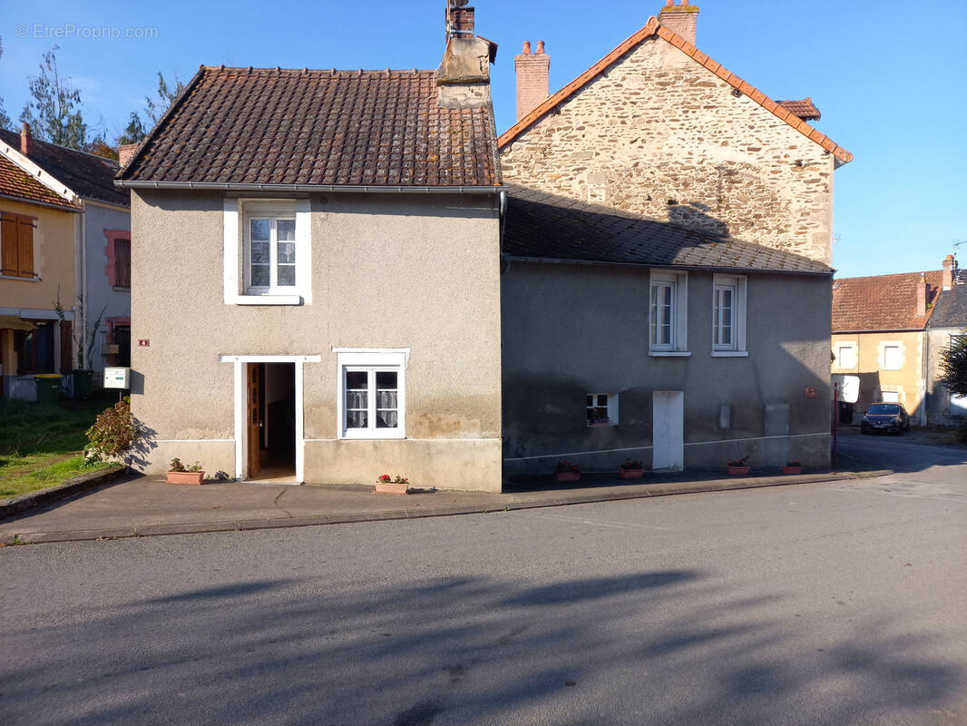 Maison à BERSAC-SUR-RIVALIER