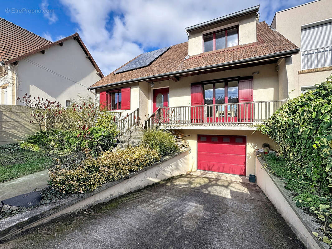 Maison à PARAY-VIEILLE-POSTE